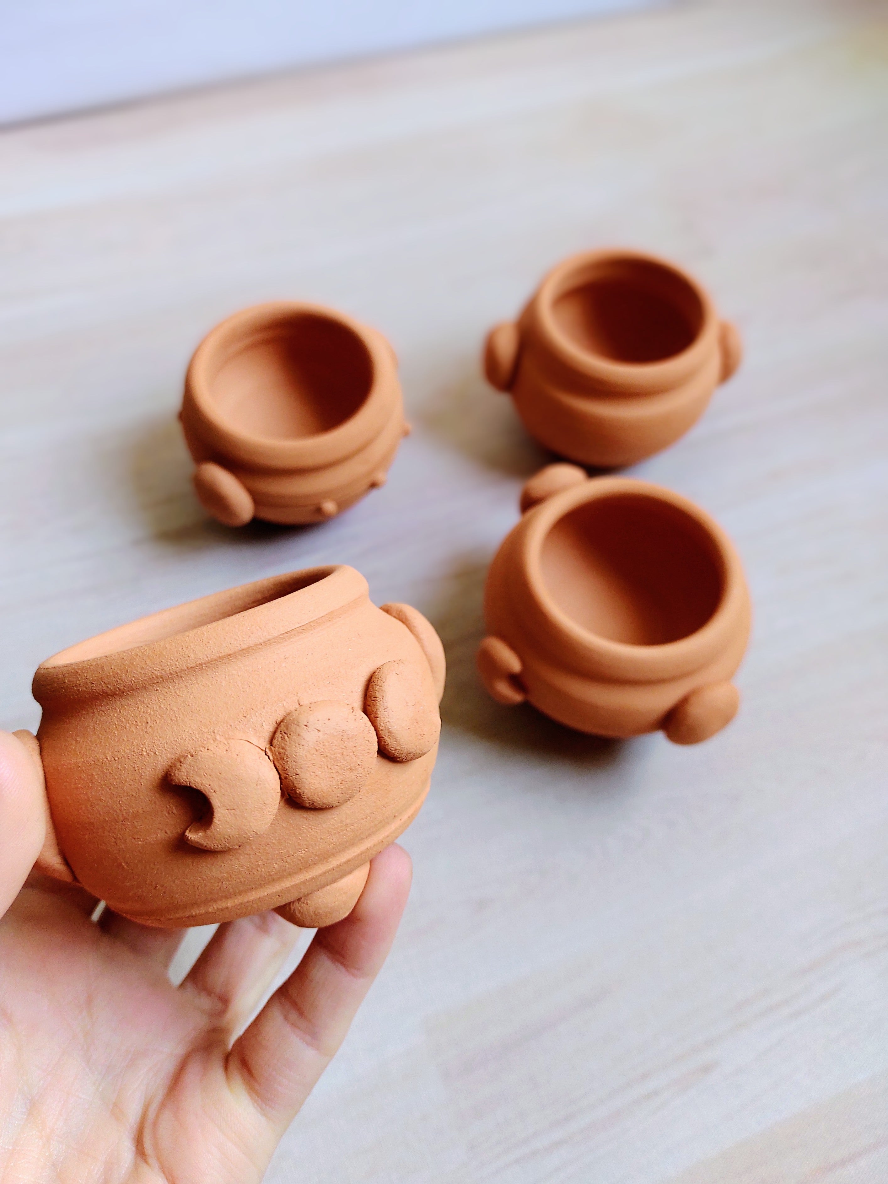 Mini potinho caldeirão de bruxa - cerâmica biscoitada (Encomenda) | Clareira Coisa Feita